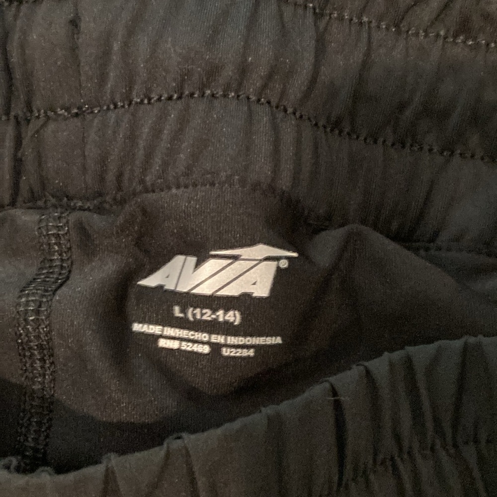 Avia Ladies Athletic Shorts with Pocket - Picture 4 of 4